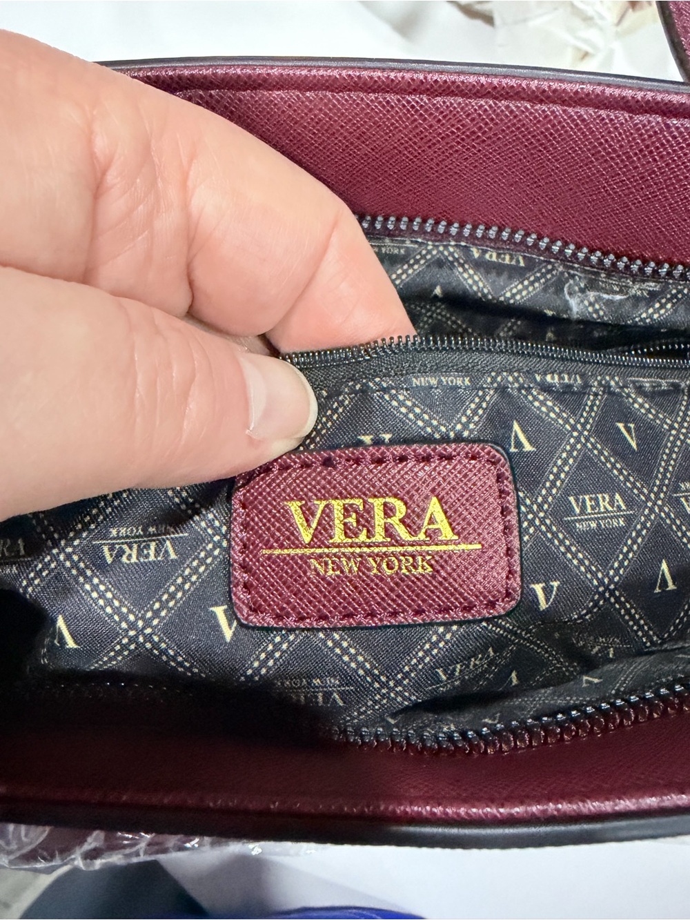 Vera New York structured shoulder tote handbag - Picture 6 of 7